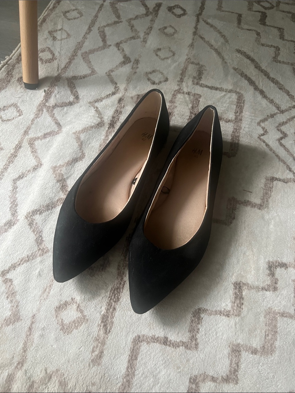 H&M Black faux Suede Pointed Toe Flats - Women's Slip-On Loafers